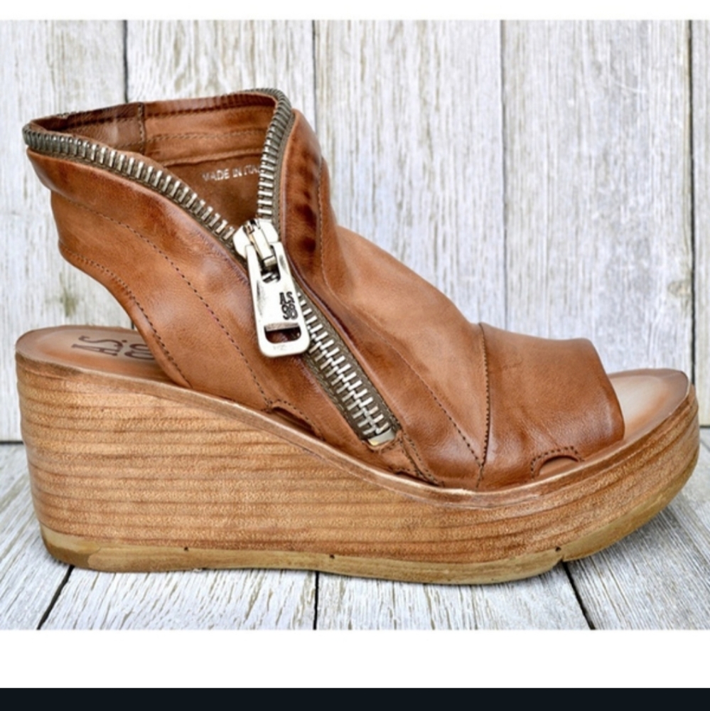 Shoes~ Brand new~ size 8